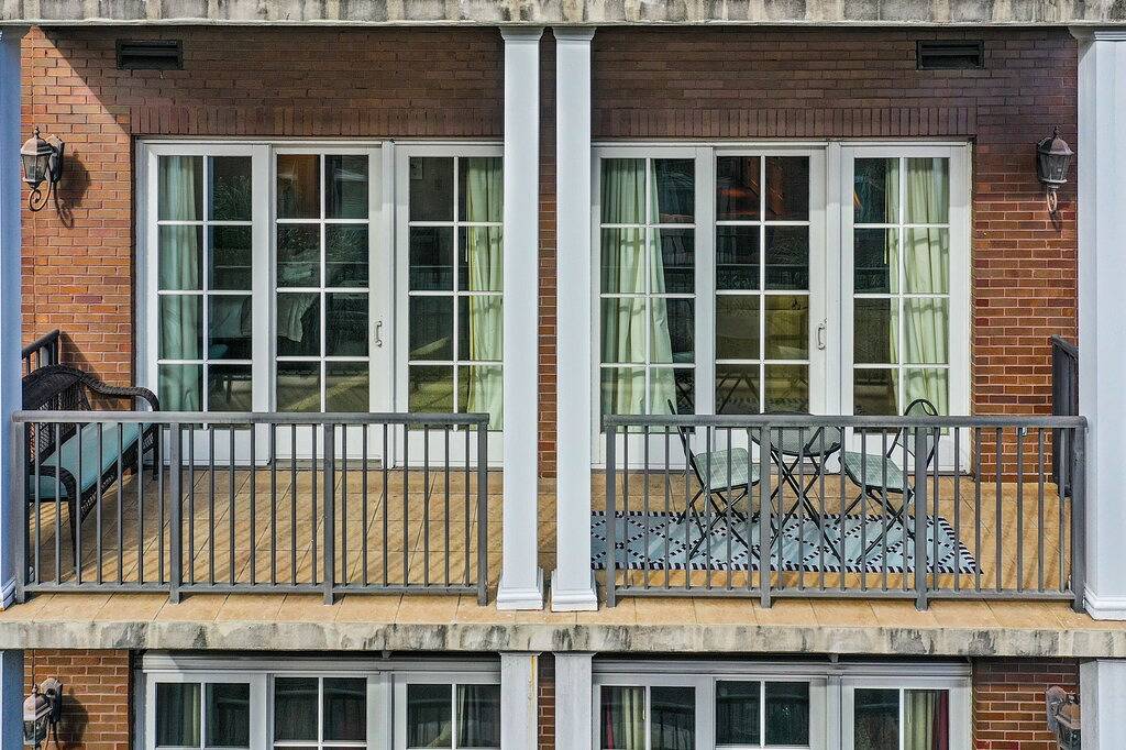 Ganze Wohnung, Steps To River Street, City Market w/ Private Parking by Lucky Savannah in Savannah, Chatham County