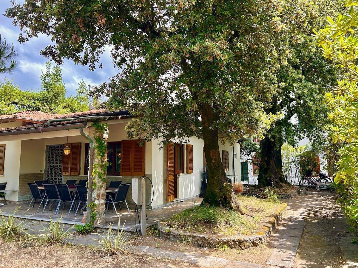 Indipendent villa next to the sea in Forte dei Marmi, Riviera Toscana