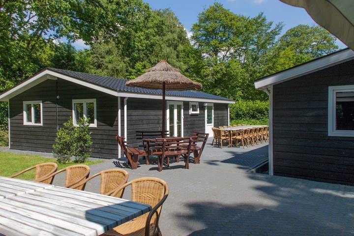 Vakantiehuis voor 24 personen, with Balkon/Terras and Terras as well as Tuin and Kinderzwembad in De Bult