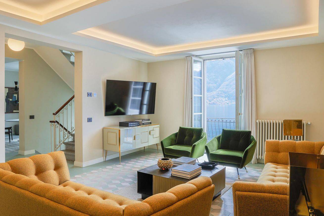 Villa für 8 Personen mit Balkon/Terrasse in Colonno, Comer See