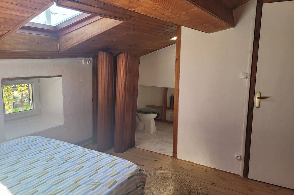 Maison de vacances « Gîte De La Source » avec terrasse et jardin privatifs in Doizieux, Parc Naturel Régional du Pilat