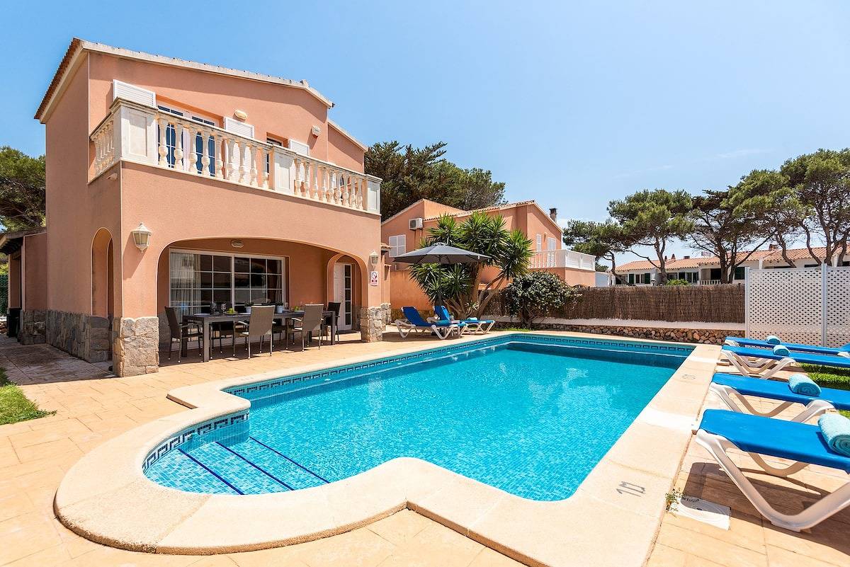 Villa Itsasalde in Cala Blanes, Ciudadela