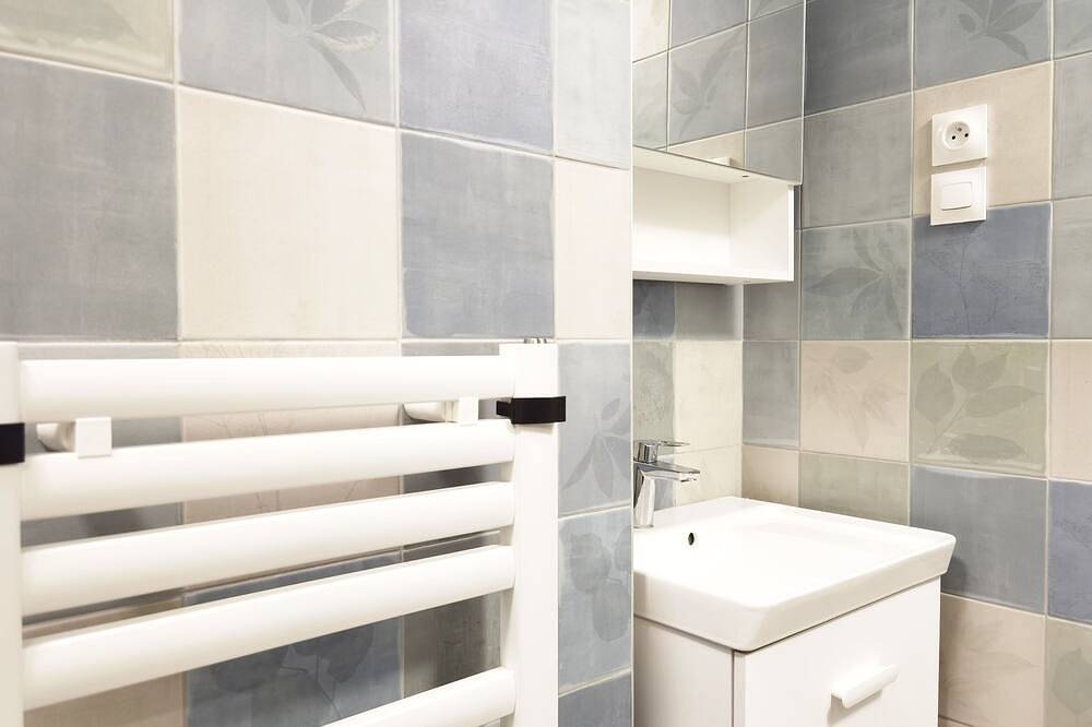 Ganze Wohnung, New deco Apt with private yard 150m to Rer bagneux in Bagneux, Hauts-de-Seine