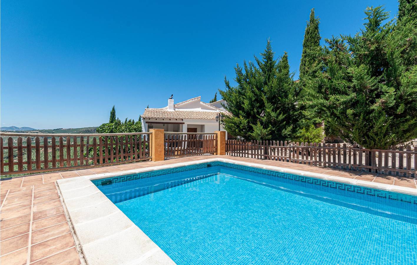 Terrace Pool Apt avec AC & Internet in Montefrío, Province de Grenade