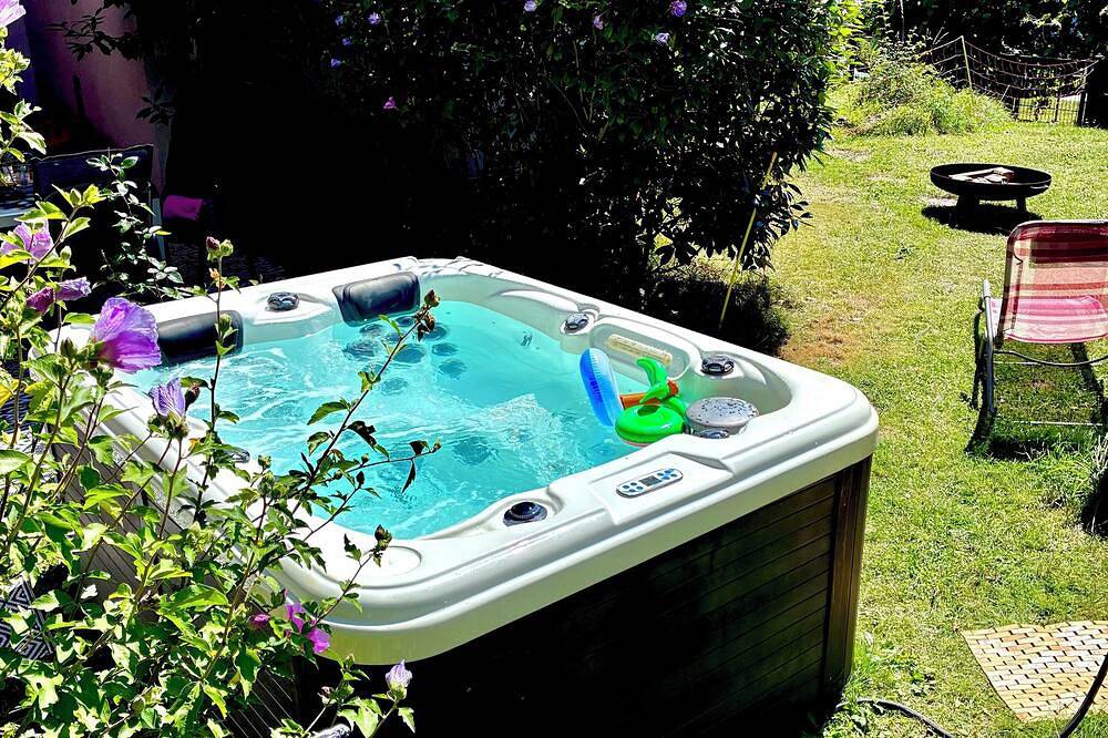 Ganze Wohnung, Ruhe & Erholung im Grünen! Mediterranes Landhaus-Apartment mit Jacuzzi in Merchweiler, Saarland
