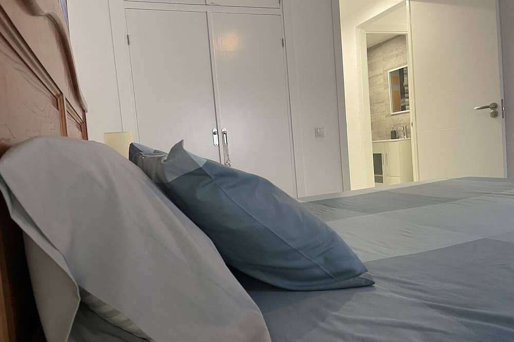 Entire apartment, Hervas Centro Apartment Ideal For Families 6 Adults 2 children in Hervás, Cáceres Region