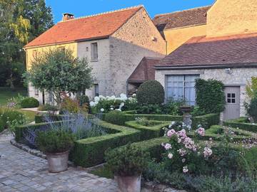 Gîte pour 6 personnes, avec terrasse et jardin dans Amponville