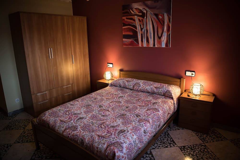 Holiday Home 'Casa Herrero' with Private Terrace, Balcony and Wi-Fi in Valderrobres, Teruel Region