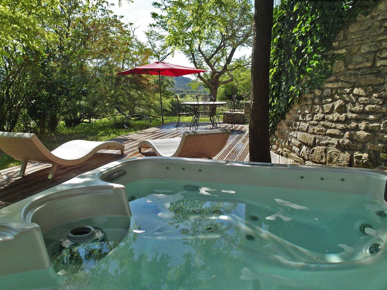 Domäne "Pavillon Timéo" mit Infinity-Pool in Carnas, Mittelmeerküste (Frankreich)