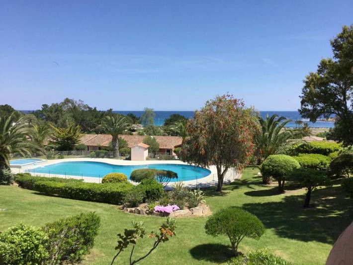 Location de vacances pour 6 personnes, avec piscine ainsi que vue et jardin dans Favone - 3