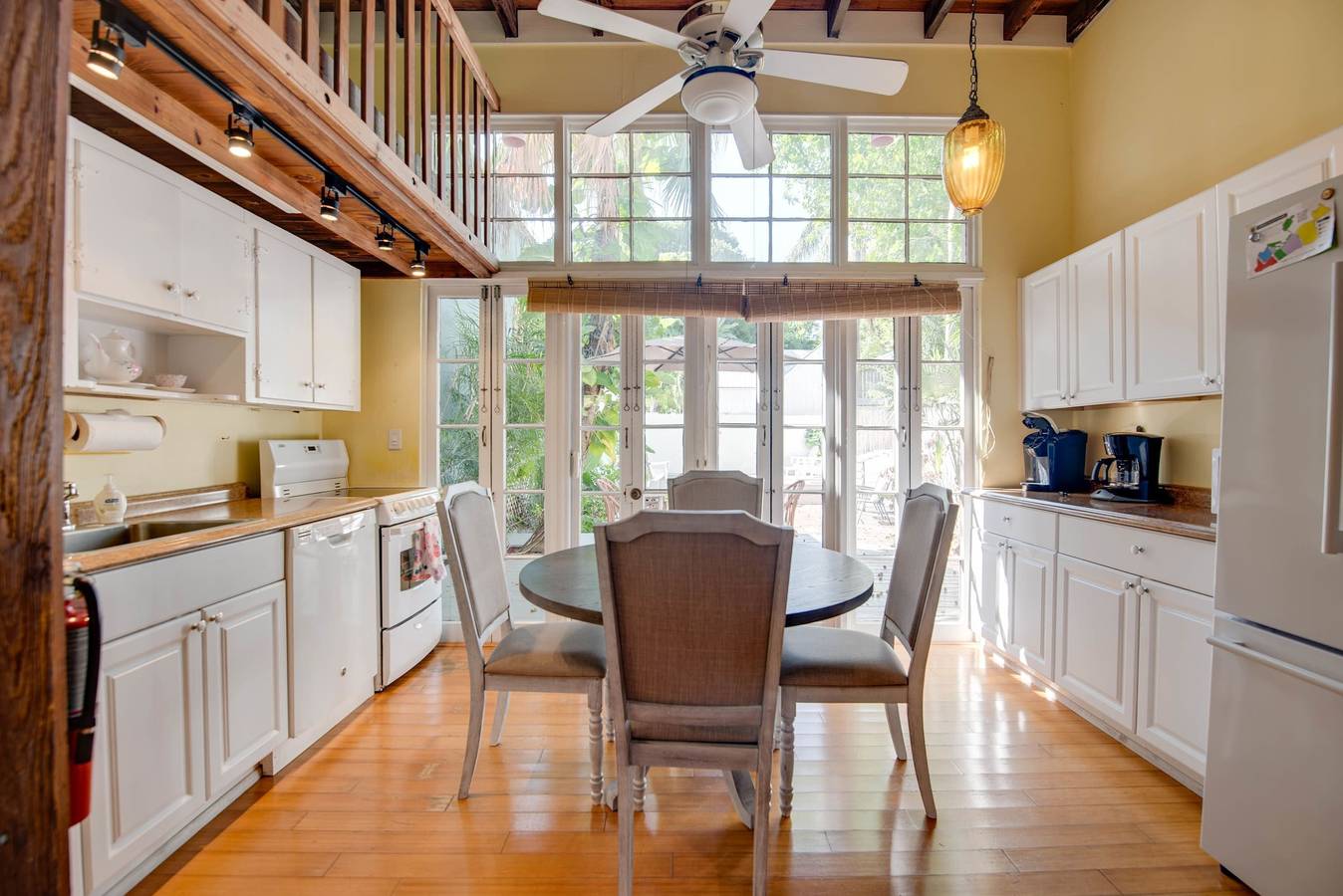 Helt studio, New  Rose Petal Petite Suite - Pool   Parking  in Key West, Lower Keys