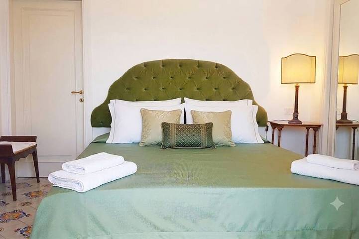 Capri Villa Luminosa a stone's throw from the Piazzetta with Faraglioni View. in Capri, Province de Naples
