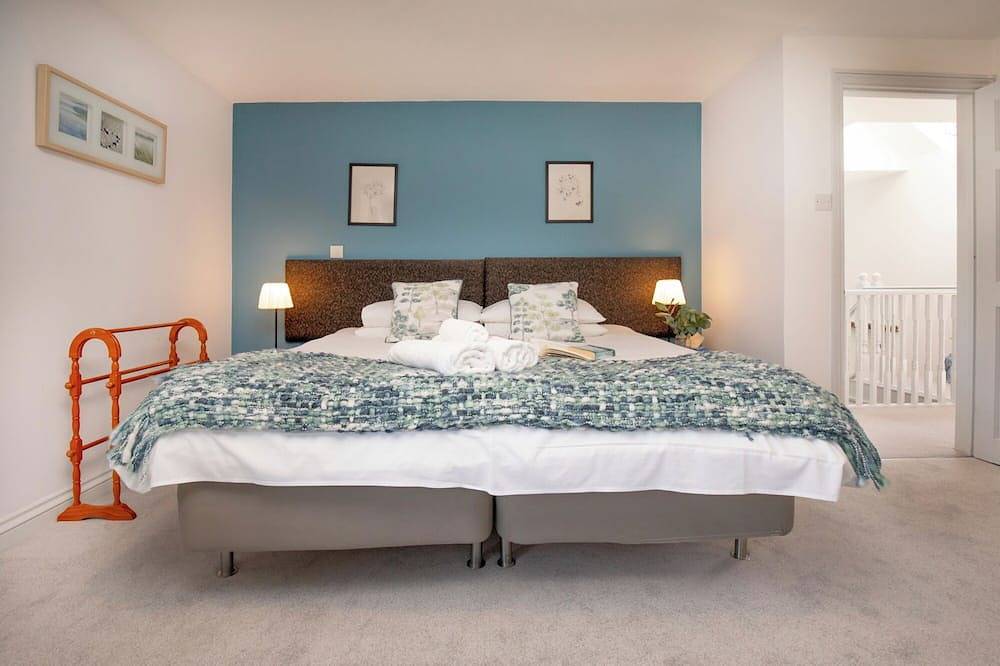 Spacious,  Well Equipped Cottage Near South  Devon coast - Sleeps 10 (plus2) in Slapton, South Devon