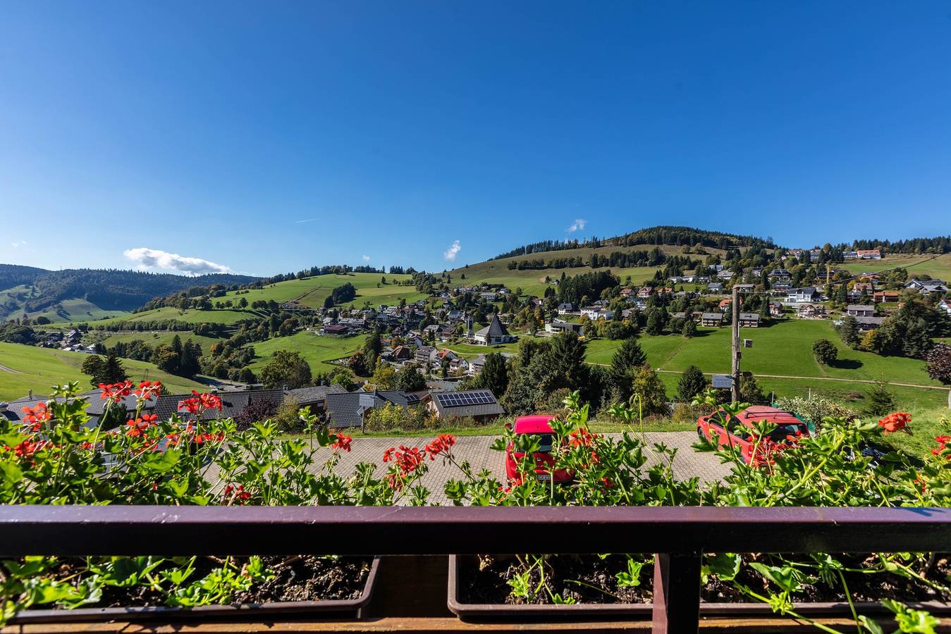 Entire apartment, Haus Kehrwieder Apartment 3 with Sunny Balcony, Mountain View, Hochschwarzwald Card, Wi-Fi in Todtnauberg (Todtnau), Todtnau
