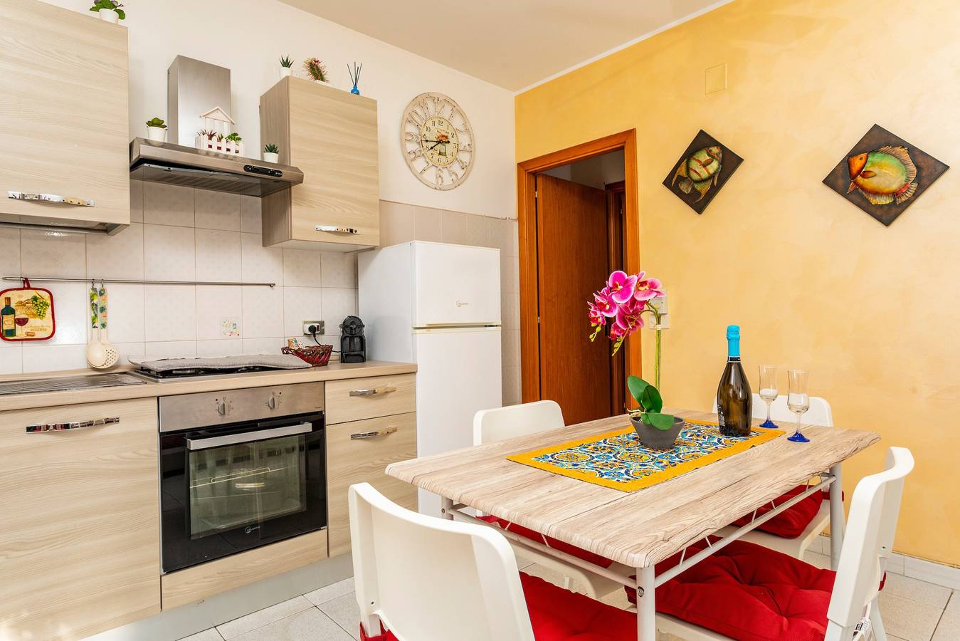 Villa 'Marecalmo Holiday House' avec terrasse privée, Wi-Fi et air conditionné in Fondachello, Province de Catania