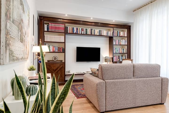 Entire apartment, Apartment 'Dream House Scialoia' with Balcony, Wi-Fi and Air Conditioning in Florence, Florence Province