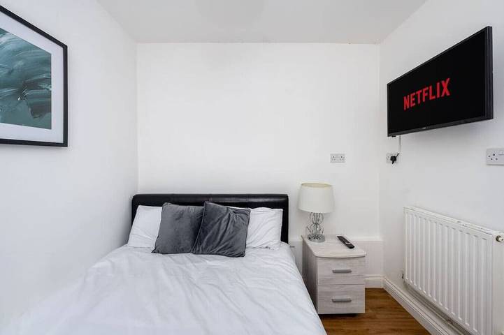 Ganze Wohnung, En-suite Flat • Kitchen • Quiet Near Shops & Bus in Swansea, Swansea und Umgebung