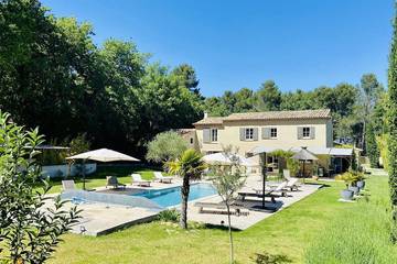 Location de vacances pour 8 personnes, avec jardin à Venelles