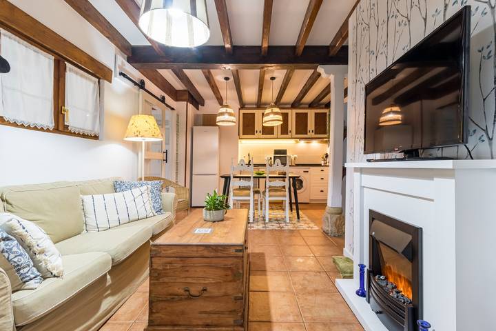 Entire apartment, 'Kety' Apartment with Mountain Views, Private Terrace, and Wi-Fi in Serdio, Val de San Vicente