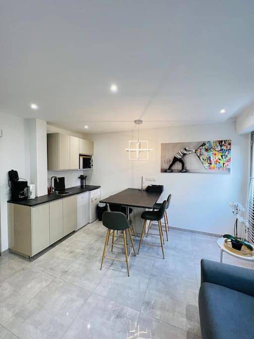 Gîte pour 4 personnes, animaux acceptés dans Plage Beau Rivage Saint Raphael - 2