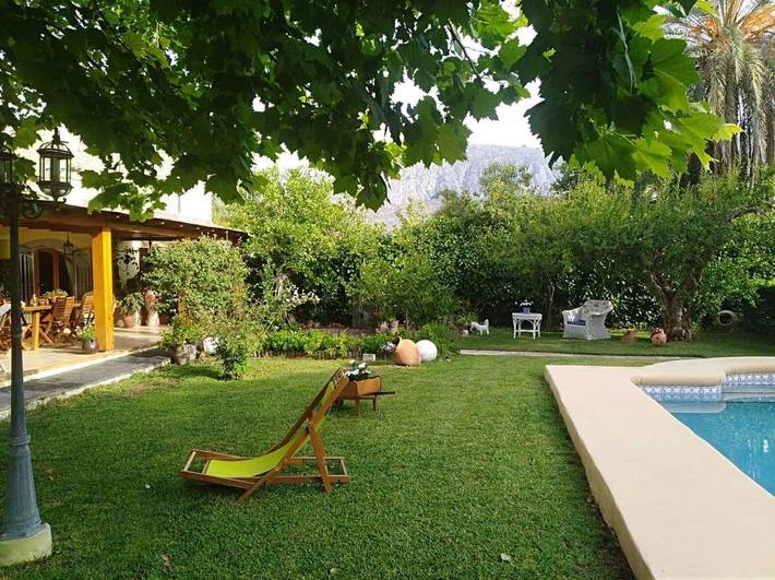 Ferienhaus für 8 Personen, mit Balkon und Terrasse sowie Garten und Pool