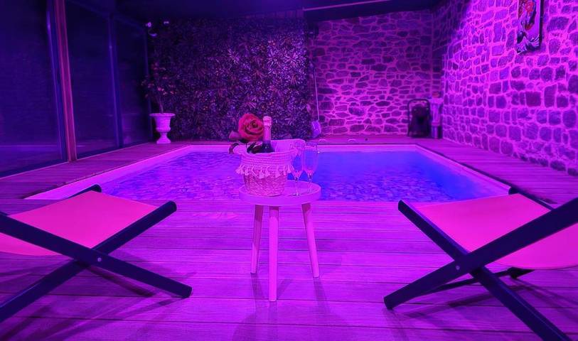 Location de vacances pour 3 personnes, avec piscine ainsi que jacuzzi et jardin à Tinténiac - 4