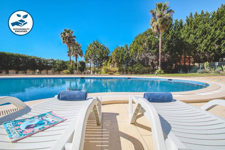 Vakantieappartement voor 5 personen, with Balkon and Tuin as well as Kinderzwembad in Albufeira