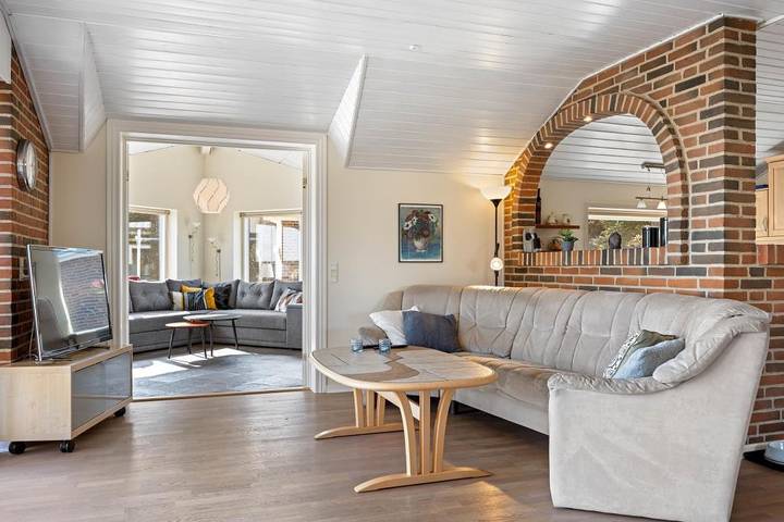 Ferienhaus für 6 Personen, mit Balkon/Terrasse und Terrasse sowie Sauna in Houvig - 2