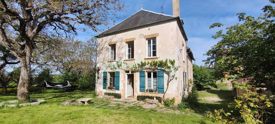 Location de vacances pour 14 personnes, avec jardin et vue à Saint-Père (Yonne)