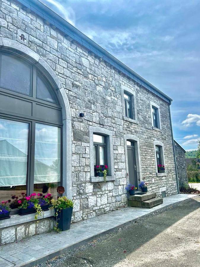 Location de vacances pour 4 personnes, avec terrasse et jardin dans Ny