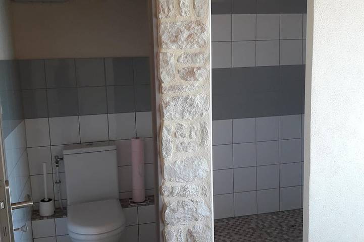 Gîte pour 7 personnes, avec terrasse et jardin à Orgnac-l'Aven - 2