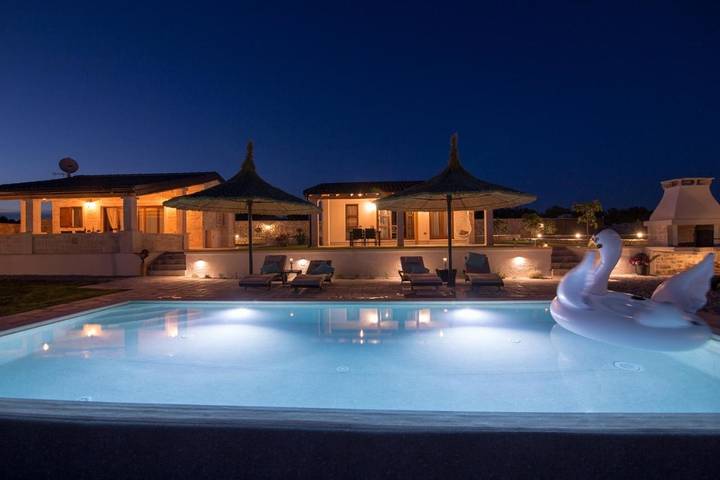 Villa pour 6 personnes, avec jardin ainsi que piscine et vue, animaux acceptés à Biograd na Moru