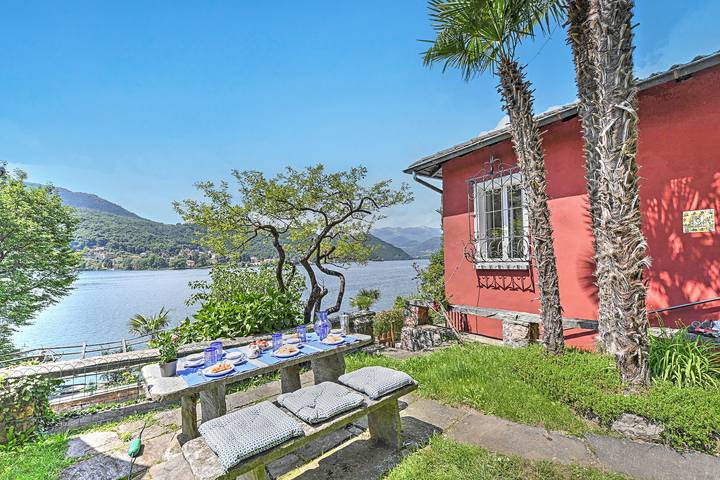 Ferienhaus für 5 Personen, mit Terrasse und Kinderpool sowie Seeblick in Morcote