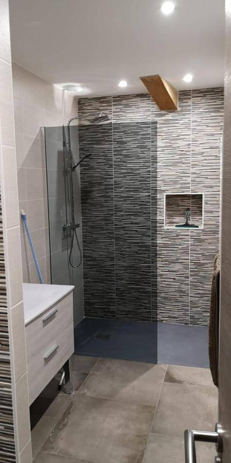 Location de vacances pour 15 personnes, avec vue et jardin à Colombier-le-Vieux - 3