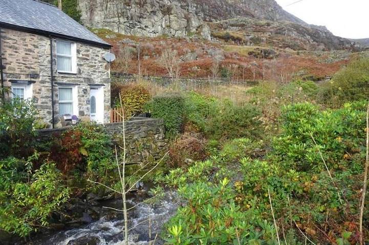 Cottage for 3 people, with garden, with pets in Blaenau Ffestiniog