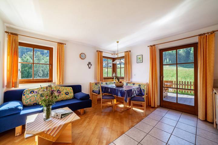 Appartement entier, Appartement 'Rieglhof Geiernest' avec vue sur les montagnes, jardin et Wi-Fi in Graun, Sud-Tyrol