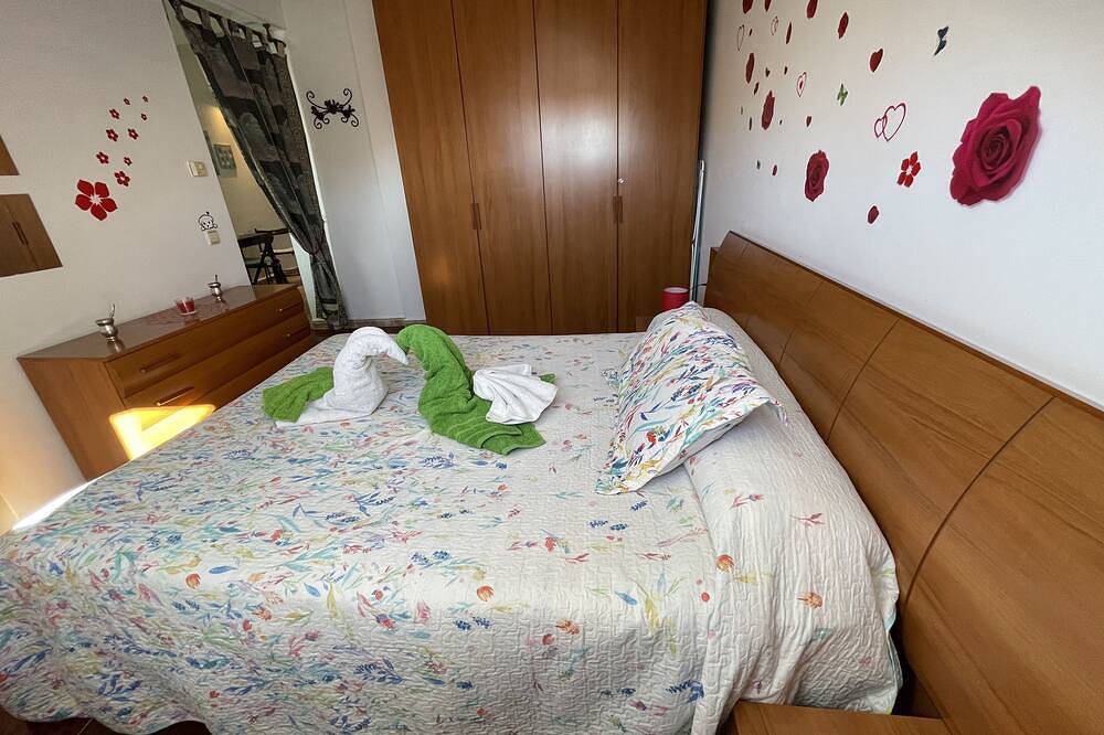 Entire apartment, Apartamento Beatriz for 4 people in Cuenca, Cuenca Province