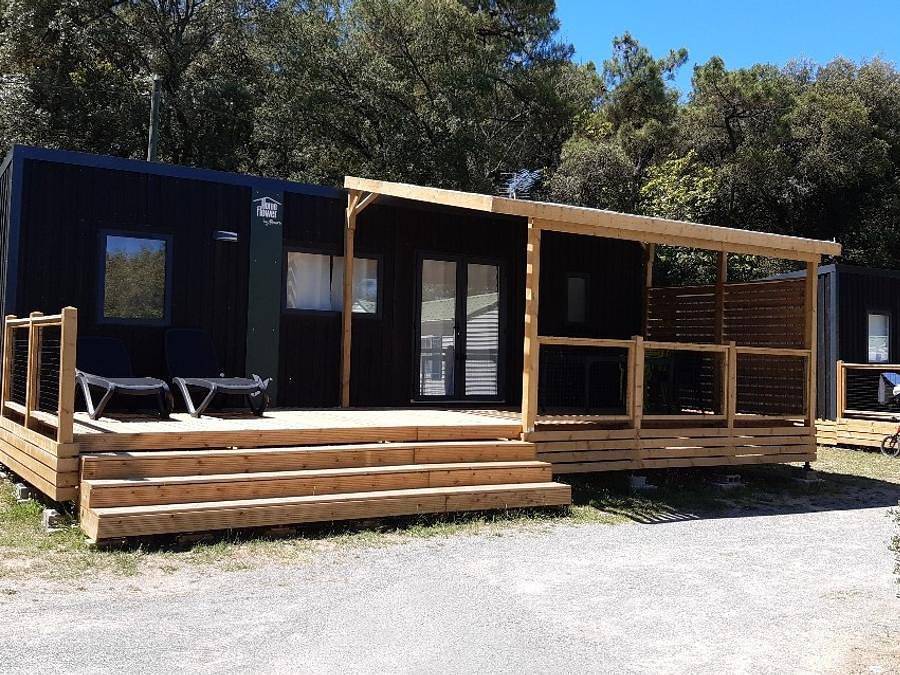 Flower Camping La Rivière - Mobilheim 7 personen - Mobilheim 35m² Premium + (3Sch-6/7Pers) + Terrasse + Lv + Tv + Clim in Saint-Maime, Regionaler Naturpark Luberon