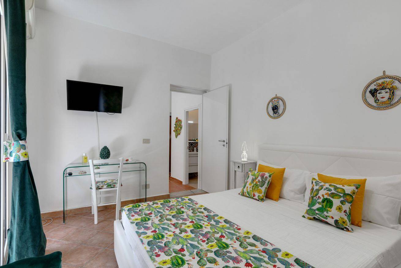 Apartamento entero, Apartamento de vacaciones para 3 personas con balcón/terraza in Castellammare (Palermo), Palermo