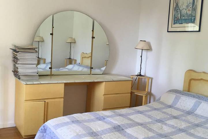 Gîte pour 4 personnes, avec terrasse et jardin ainsi que jacuzzi et piscine