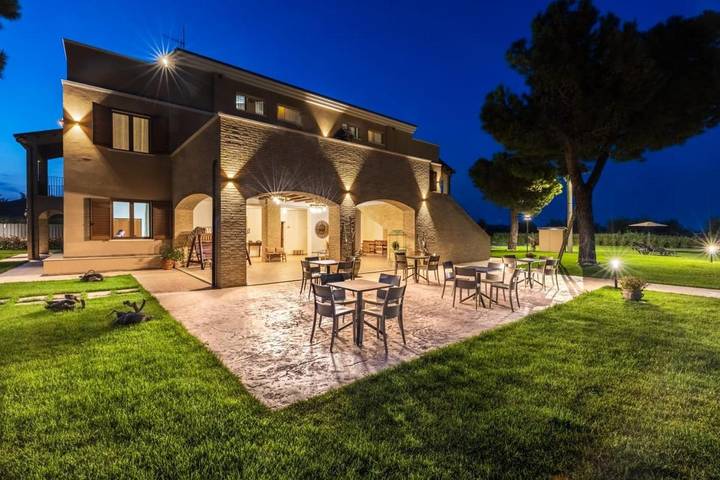 Maison de campagne pour 2 personnes, avec jardin ainsi que vue et piscine, animaux acceptés dans Abruzzes - 4