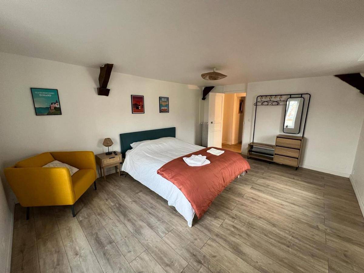 Appartement entier, Two-Bedroom Apartment in Fougères, Fougères-Vitré