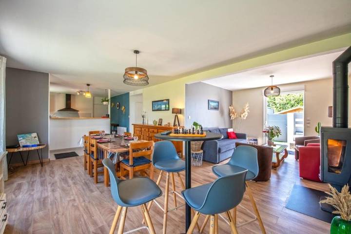 Location de vacances pour 9 personnes, avec jardin et jacuzzi ainsi que sauna et terrasse à Lannilis - 4