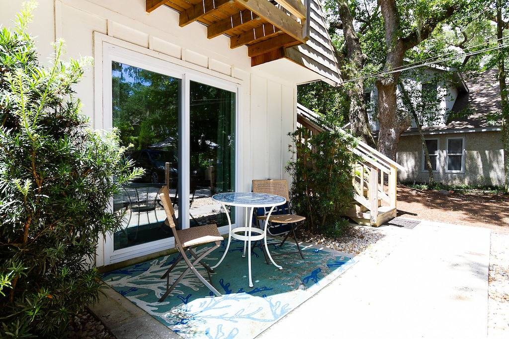 New 2 Bedroom Beach Cottage! One block to Beach! By Crabdaddy's and Crab Trap! in St. Simons Island, Glynn County