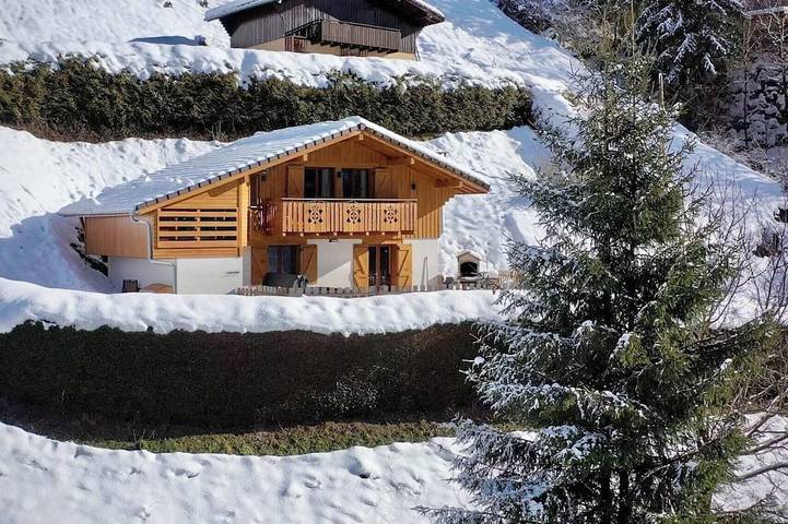 Chalet Ecureuil domaine du Fraizier private jacuzzi, near ski resorts Annecy in Thônes, Región de Annecy