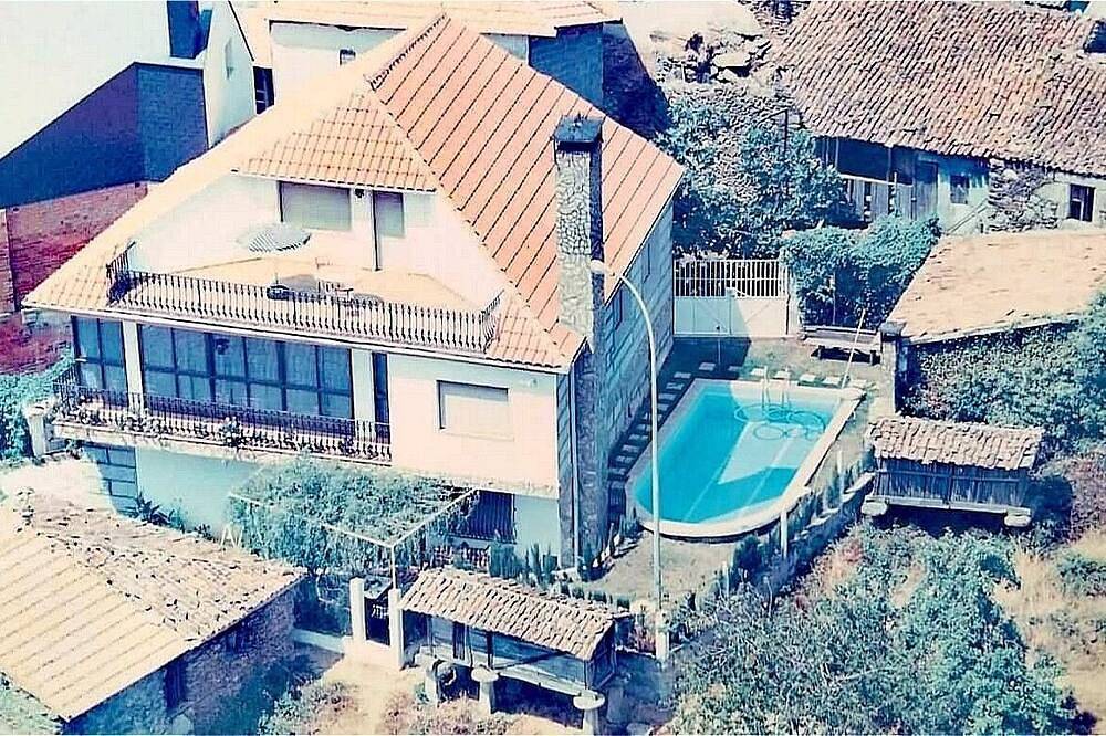 House with pool in Ramíras, Ourense in Castrelo de Miño, Ourense Region