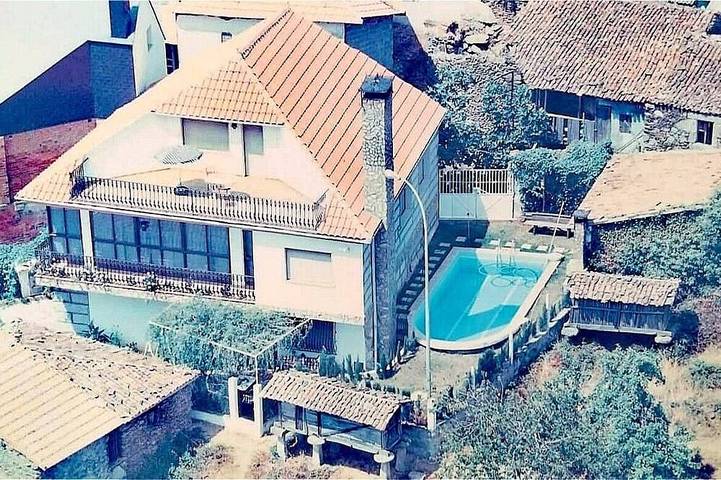 Holiday home for 12 people, with garden and balcony - 1