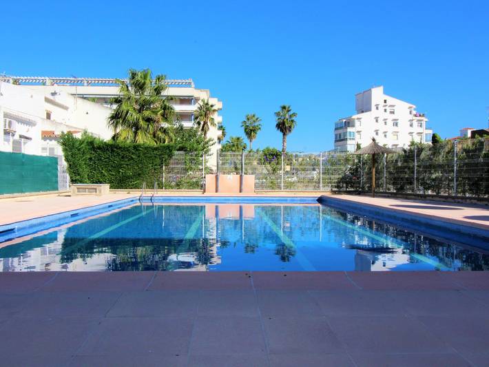 Gîte pour 6 personnes, avec terrasse et piscine
