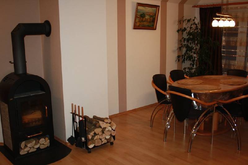 Ganze Ferienwohnung, Ferienwohnung Edenheiser - Ferienwohnung, 76qm, 2 Schlafzimmer, 1 Wohn-/Schlafzimmer, max. 5 Erwachsene + 2 Kinder in Münsingen, Neckar-Alb