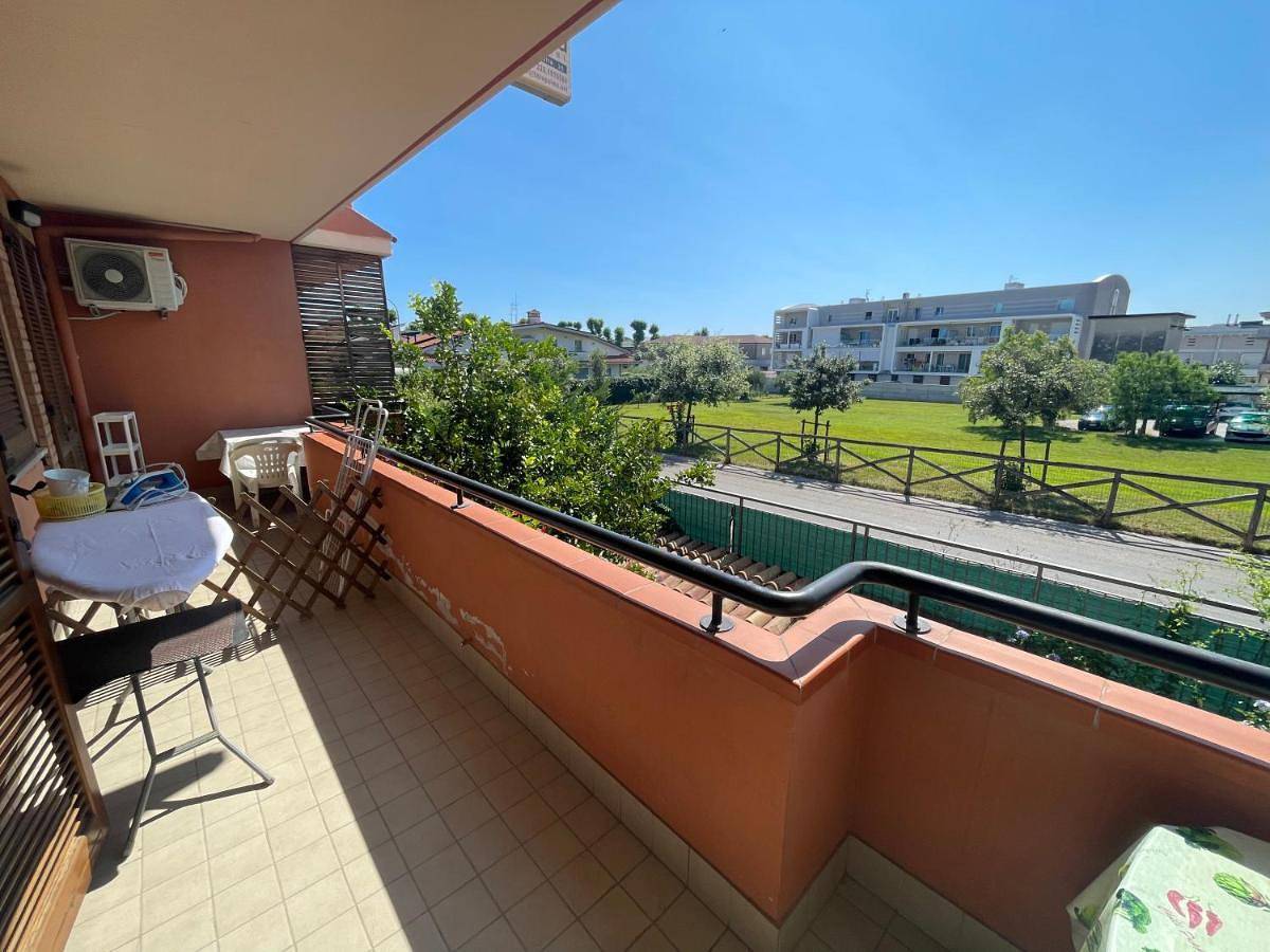 Double Room with Shared Bathroom in Pretaro, Pescara